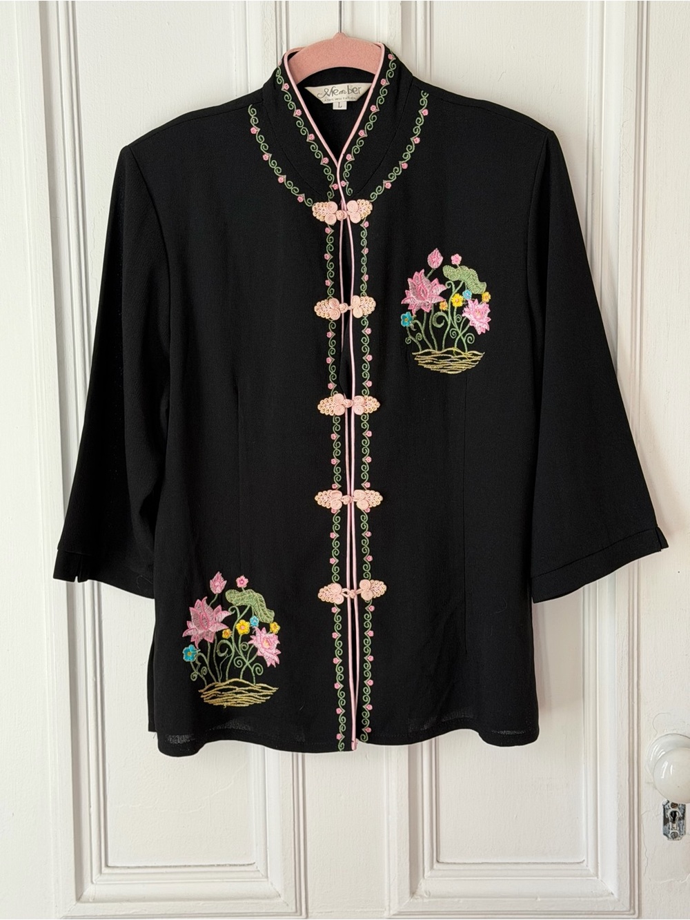 Women’s Member Black Embroidered Short Sleeve Floral Frog Closure Cardigan L